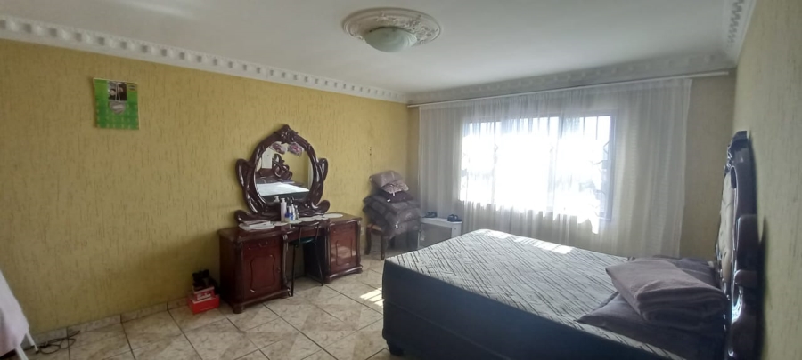 5 Bedroom Property for Sale in Zamdela Free State